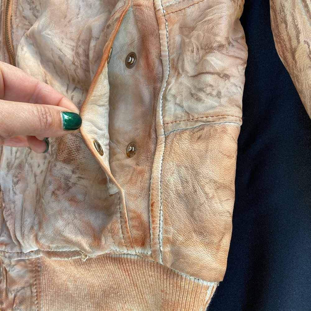 O.41 Genuin leather wrinkled bomber jacket. - Picture 4 of 6